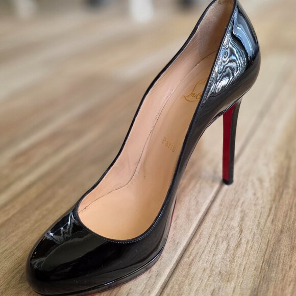 Christian Louboutin Simple Black Patent Leather Pumps Eur. 35.5 - Picture 5 of 12